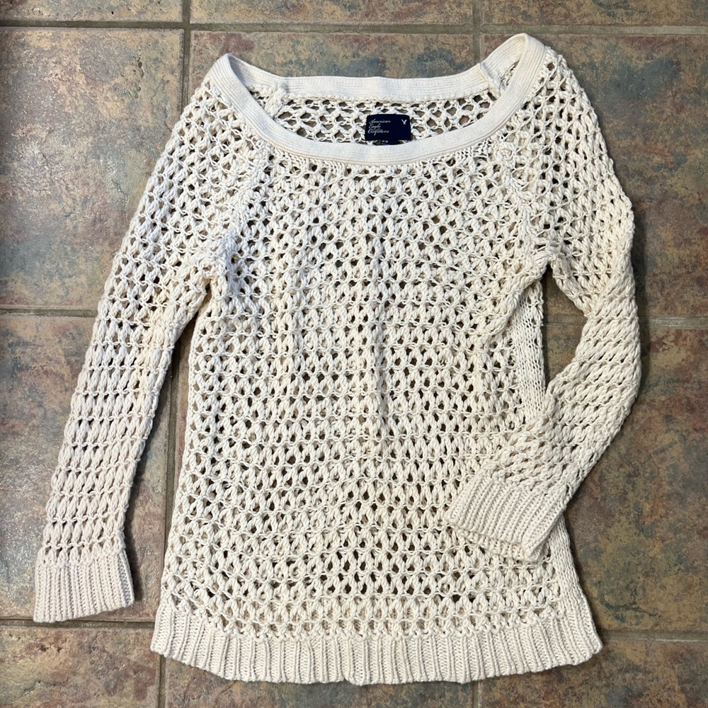 american eagle | cream knit sweater size medium | crochet seeater